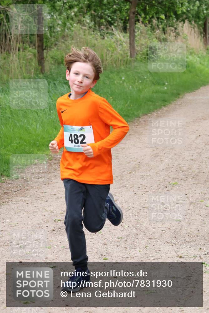 04.05.2025 - 8. Wedeler Halbmarathon Lena Gebhardt http://msf.ph/oto/7831930 04.05.2025 11:19:00 Laufen 56, 482 meine-sportfotos.de