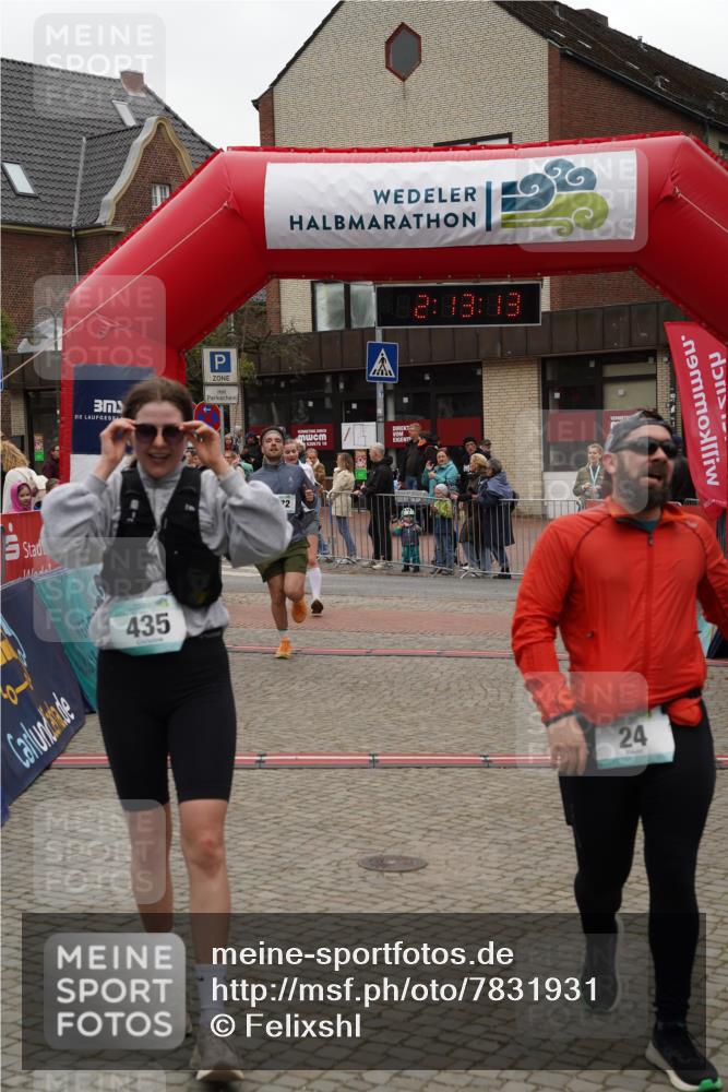 04.05.2025 - 8. Wedeler Halbmarathon Felixshl http://msf.ph/oto/7831931 04.05.2025 12:13:11 Ziel 24, 272, 273, 435 meine-sportfotos.de