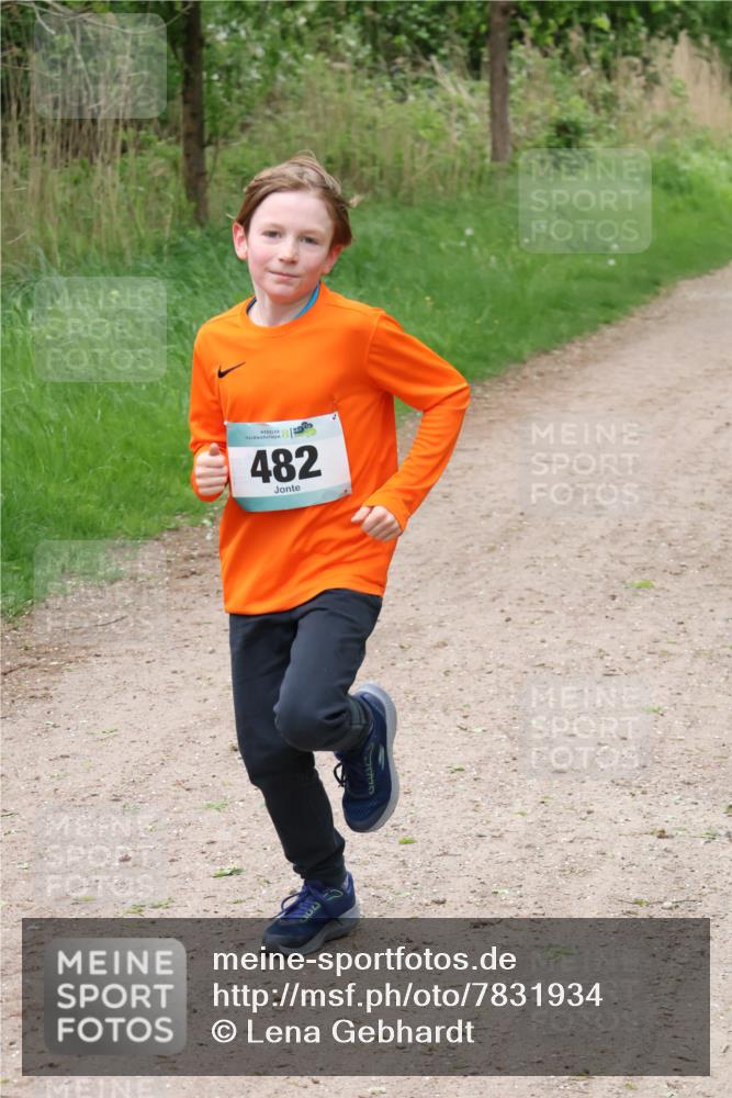 04.05.2025 - 8. Wedeler Halbmarathon Lena Gebhardt http://msf.ph/oto/7831934 04.05.2025 11:19:00 Laufen 482 meine-sportfotos.de