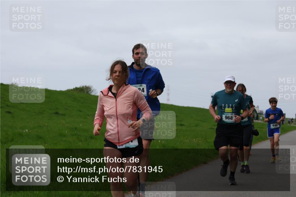 04.05.2025 - 8. Wedeler Halbmarathon Yannick Fuchs http://msf.ph/oto/7831945 04.05.2025 11:20:46 Laufen 116, 24, 2025, 968, 446 meine-sportfotos.de