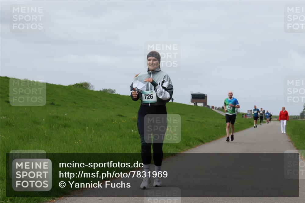 04.05.2025 - 8. Wedeler Halbmarathon Yannick Fuchs http://msf.ph/oto/7831969 04.05.2025 11:40:56 Laufen 726, 873 meine-sportfotos.de