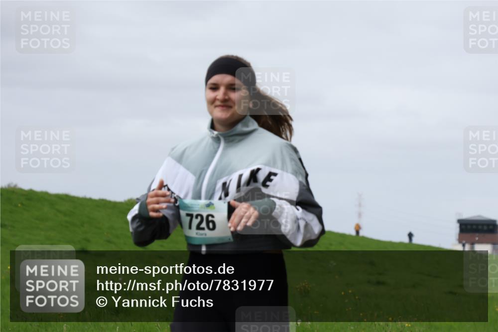 04.05.2025 - 8. Wedeler Halbmarathon Yannick Fuchs http://msf.ph/oto/7831977 04.05.2025 11:40:57 Laufen 726 meine-sportfotos.de