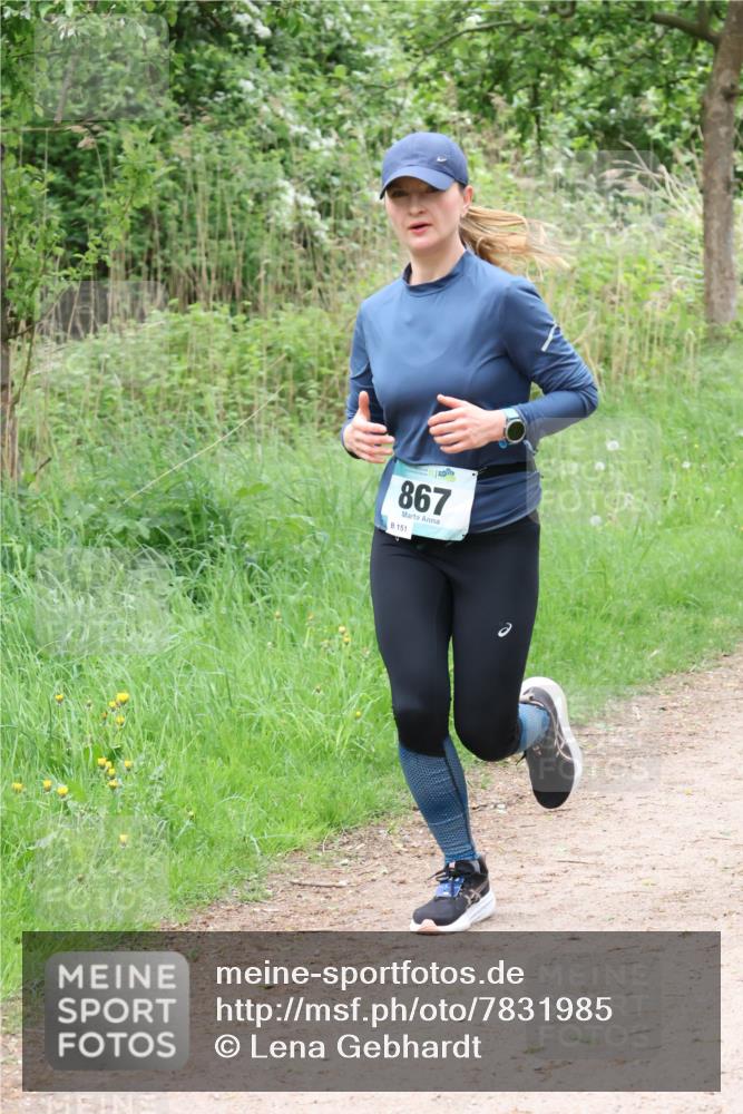 04.05.2025 - 8. Wedeler Halbmarathon Lena Gebhardt http://msf.ph/oto/7831985 04.05.2025 11:19:07 Laufen 56, 867, 151 meine-sportfotos.de