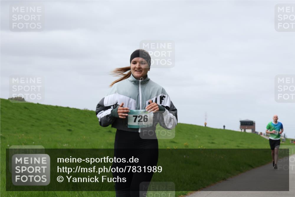 04.05.2025 - 8. Wedeler Halbmarathon Yannick Fuchs http://msf.ph/oto/7831989 04.05.2025 11:40:57 Laufen 726 meine-sportfotos.de