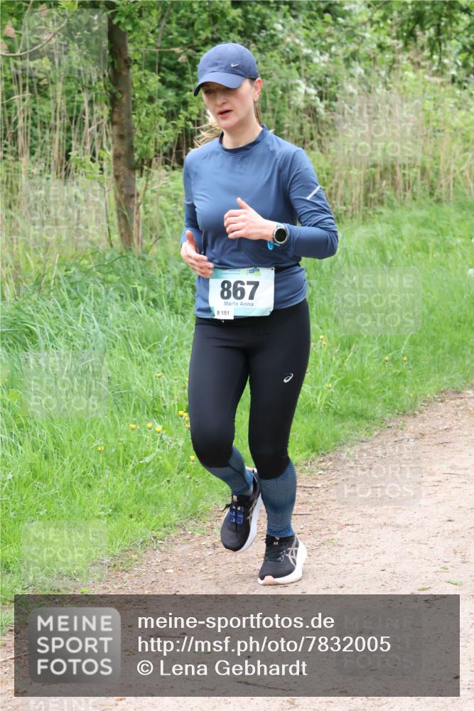 04.05.2025 - 8. Wedeler Halbmarathon Lena Gebhardt http://msf.ph/oto/7832005 04.05.2025 11:19:07 Laufen 867, 151 meine-sportfotos.de