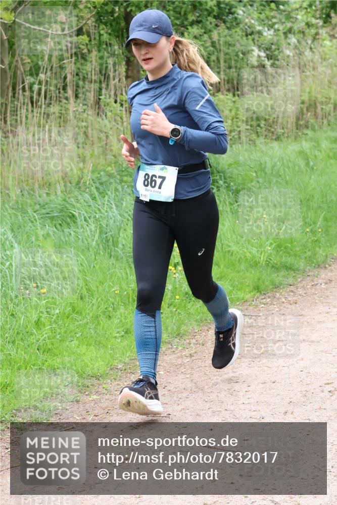 04.05.2025 - 8. Wedeler Halbmarathon Lena Gebhardt http://msf.ph/oto/7832017 04.05.2025 11:19:07 Laufen 6, 867, 8151 meine-sportfotos.de