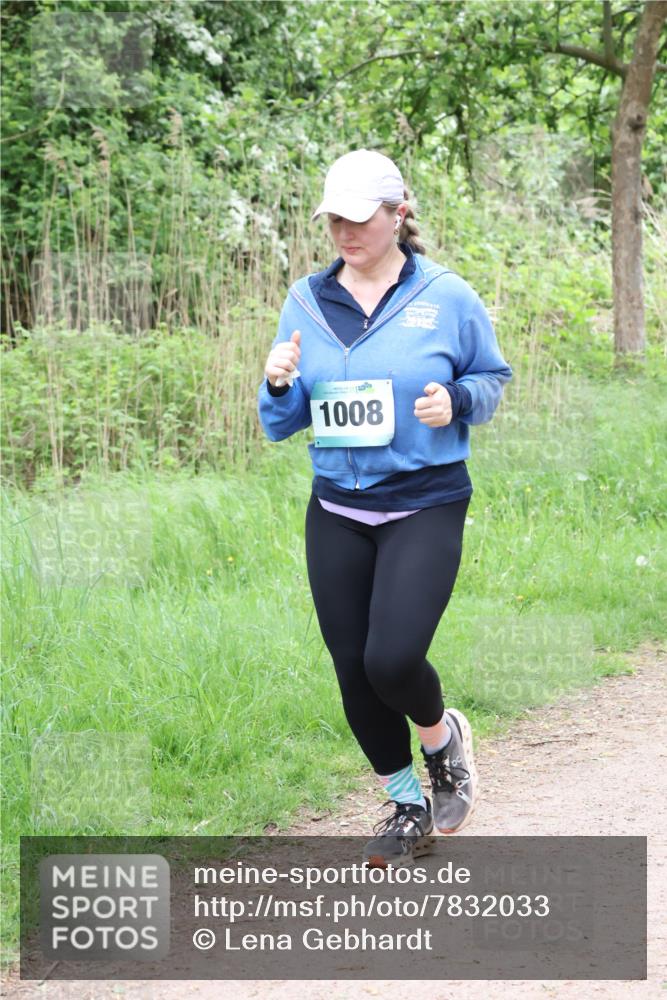 04.05.2025 - 8. Wedeler Halbmarathon Lena Gebhardt http://msf.ph/oto/7832033 04.05.2025 11:19:12 Laufen 1008 meine-sportfotos.de