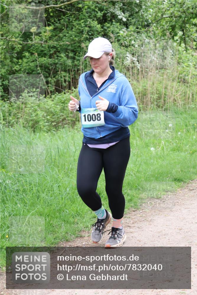 04.05.2025 - 8. Wedeler Halbmarathon Lena Gebhardt http://msf.ph/oto/7832040 04.05.2025 11:19:12 Laufen 1008 meine-sportfotos.de