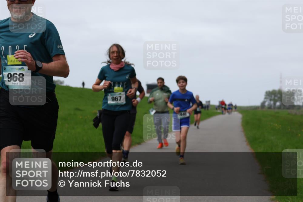 04.05.2025 - 8. Wedeler Halbmarathon Yannick Fuchs http://msf.ph/oto/7832052 04.05.2025 11:20:49 Laufen 2025, 968, 967, 446 meine-sportfotos.de