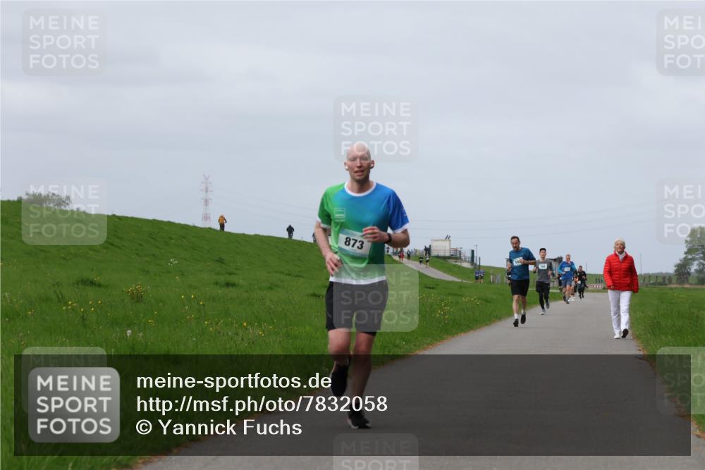 04.05.2025 - 8. Wedeler Halbmarathon Yannick Fuchs http://msf.ph/oto/7832058 04.05.2025 11:41:00 Laufen 873, 114 meine-sportfotos.de
