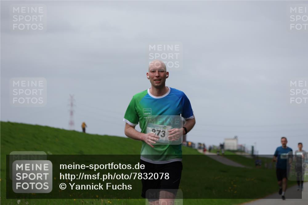 04.05.2025 - 8. Wedeler Halbmarathon Yannick Fuchs http://msf.ph/oto/7832078 04.05.2025 11:41:01 Laufen 973 meine-sportfotos.de