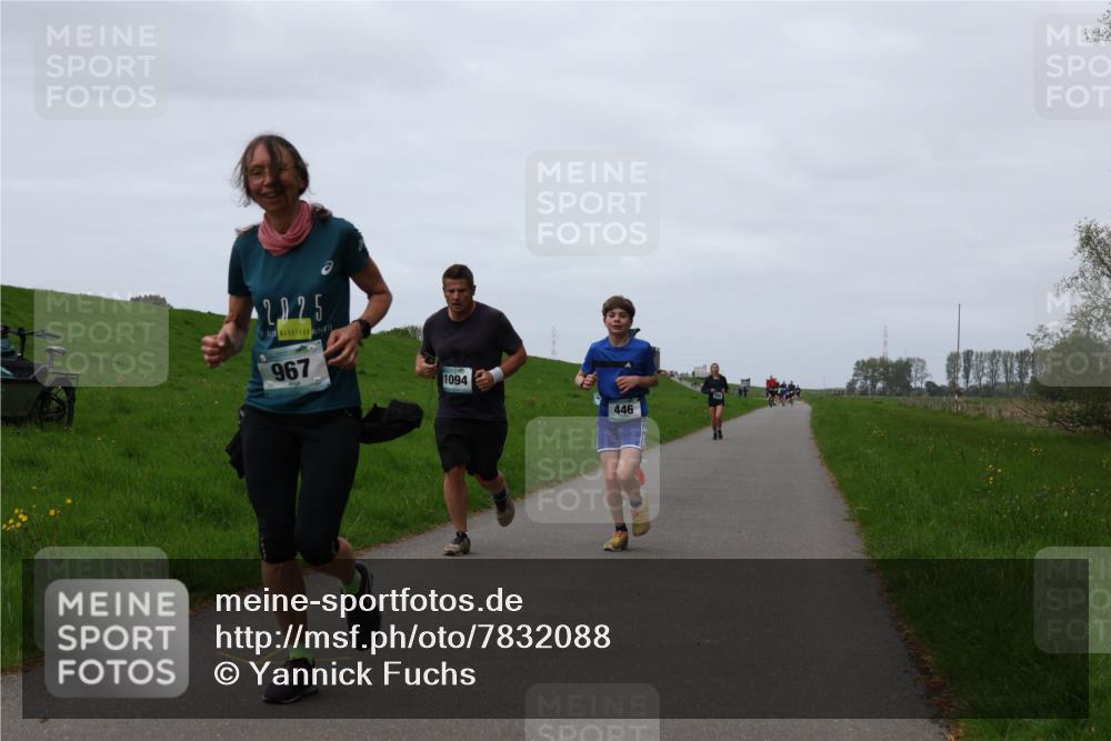 04.05.2025 - 8. Wedeler Halbmarathon Yannick Fuchs http://msf.ph/oto/7832088 04.05.2025 11:20:50 Laufen 2, 0, 2, 5, 967, 1094, 446 meine-sportfotos.de