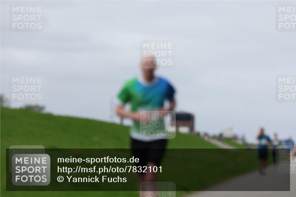 04.05.2025 - 8. Wedeler Halbmarathon Yannick Fuchs http://msf.ph/oto/7832101 04.05.2025 11:41:02 Laufen  meine-sportfotos.de