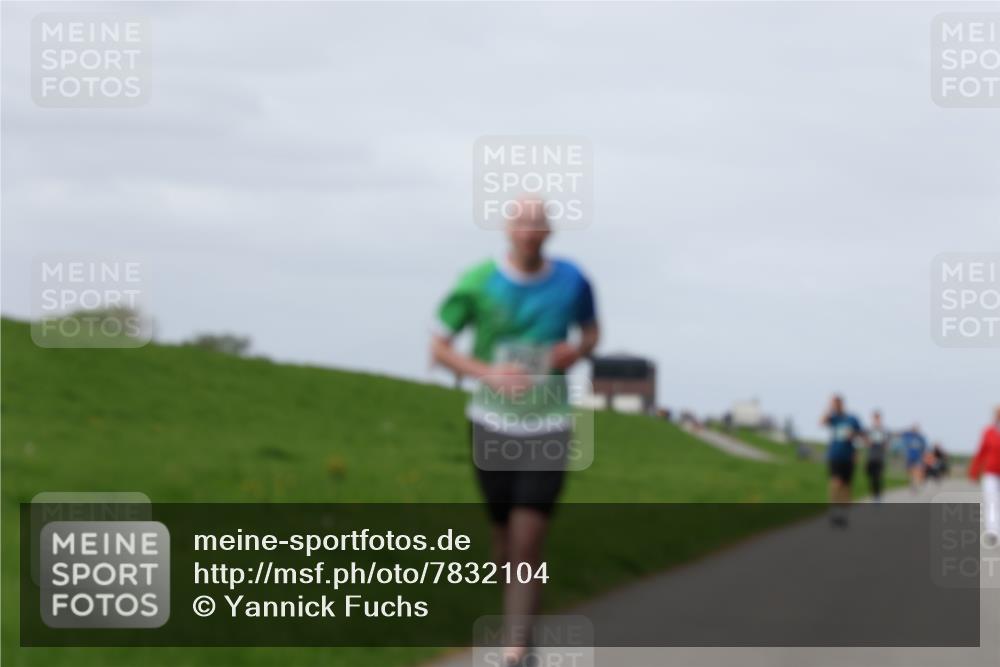 04.05.2025 - 8. Wedeler Halbmarathon Yannick Fuchs http://msf.ph/oto/7832104 04.05.2025 11:41:02 Laufen  meine-sportfotos.de