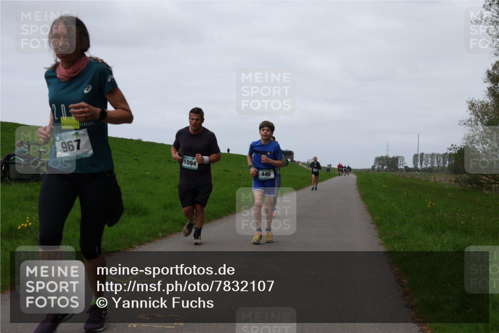 04.05.2025 - 8. Wedeler Halbmarathon Yannick Fuchs http://msf.ph/oto/7832107 04.05.2025 11:20:51 Laufen 20, 967, 1094, 446 meine-sportfotos.de