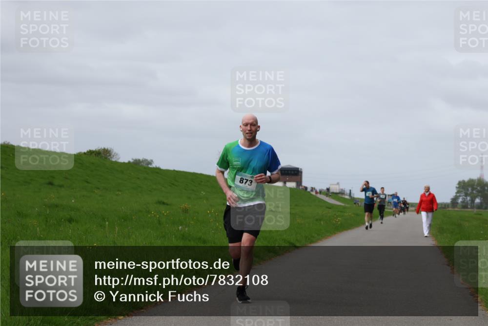 04.05.2025 - 8. Wedeler Halbmarathon Yannick Fuchs http://msf.ph/oto/7832108 04.05.2025 11:41:02 Laufen 873 meine-sportfotos.de