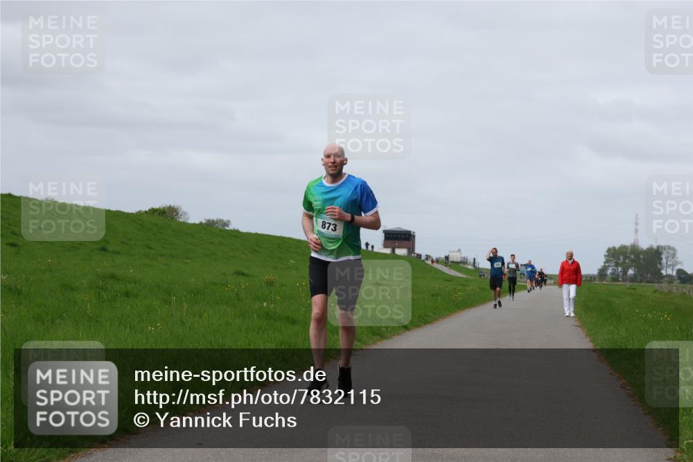 04.05.2025 - 8. Wedeler Halbmarathon Yannick Fuchs http://msf.ph/oto/7832115 04.05.2025 11:41:02 Laufen 873 meine-sportfotos.de