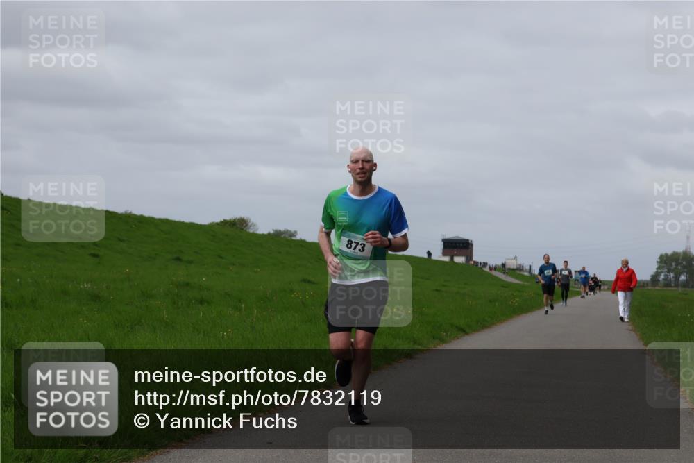04.05.2025 - 8. Wedeler Halbmarathon Yannick Fuchs http://msf.ph/oto/7832119 04.05.2025 11:41:03 Laufen 873 meine-sportfotos.de