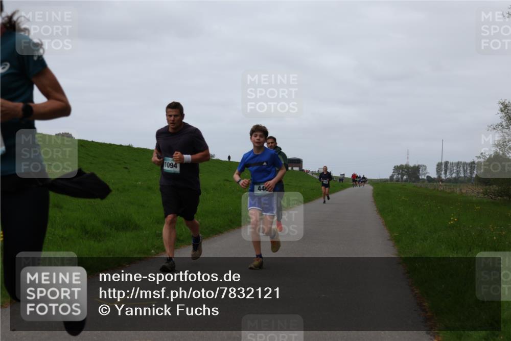 04.05.2025 - 8. Wedeler Halbmarathon Yannick Fuchs http://msf.ph/oto/7832121 04.05.2025 11:20:51 Laufen 1094, 44 meine-sportfotos.de