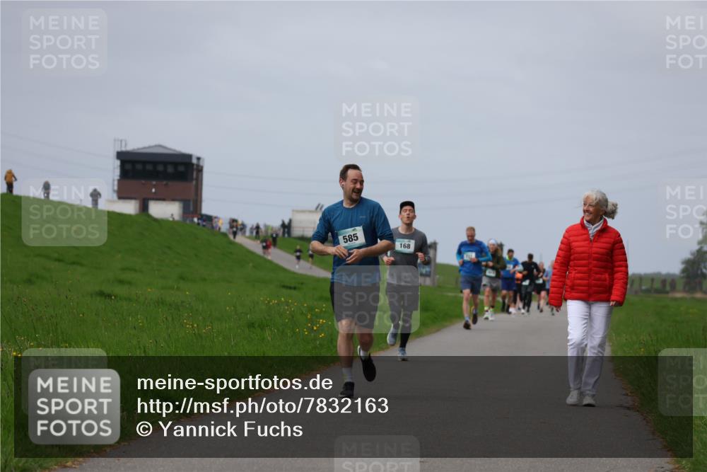 04.05.2025 - 8. Wedeler Halbmarathon Yannick Fuchs http://msf.ph/oto/7832163 04.05.2025 11:41:07 Laufen 585, 168 meine-sportfotos.de