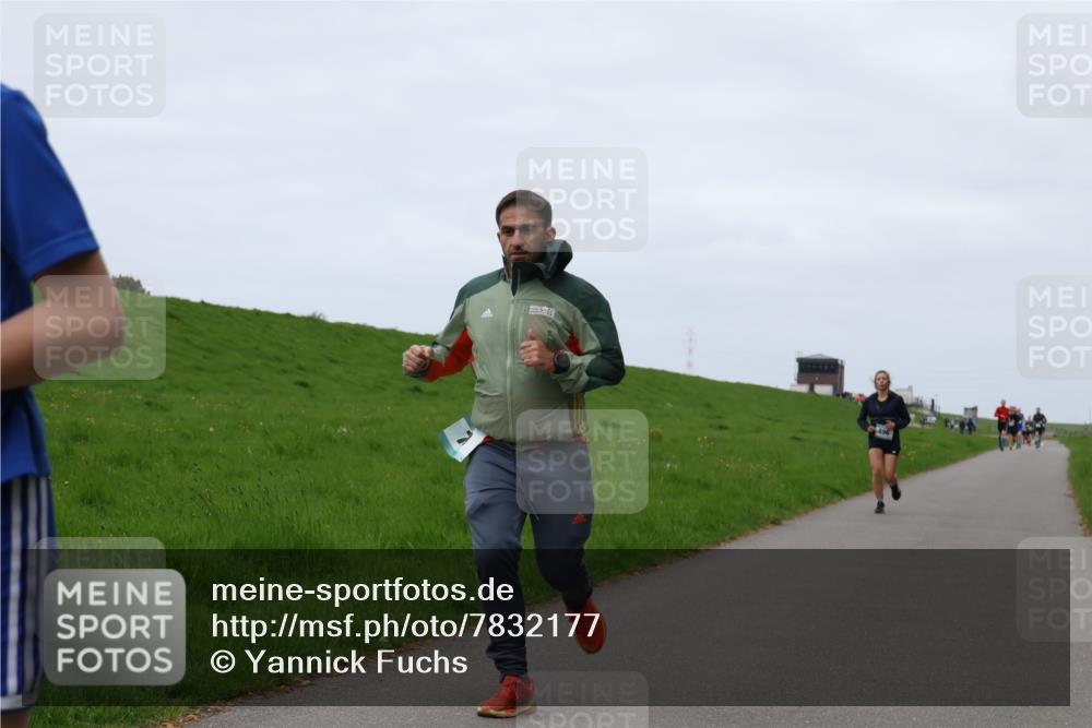04.05.2025 - 8. Wedeler Halbmarathon Yannick Fuchs http://msf.ph/oto/7832177 04.05.2025 11:20:53 Laufen  meine-sportfotos.de