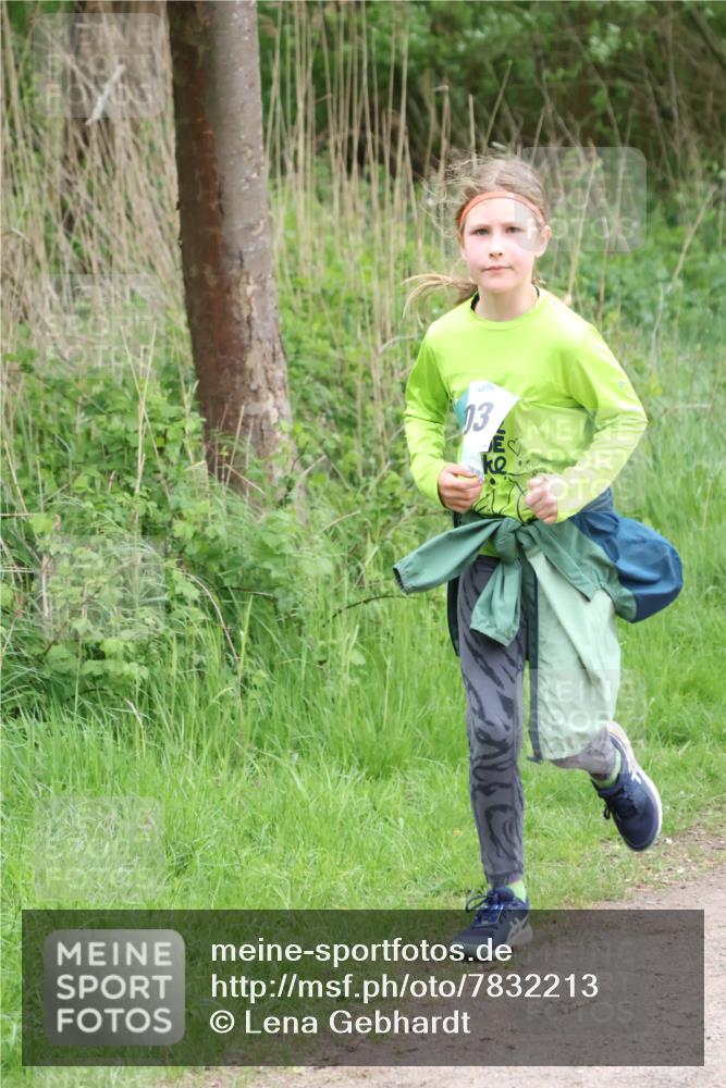04.05.2025 - 8. Wedeler Halbmarathon Lena Gebhardt http://msf.ph/oto/7832213 04.05.2025 11:19:35 Laufen 13 meine-sportfotos.de