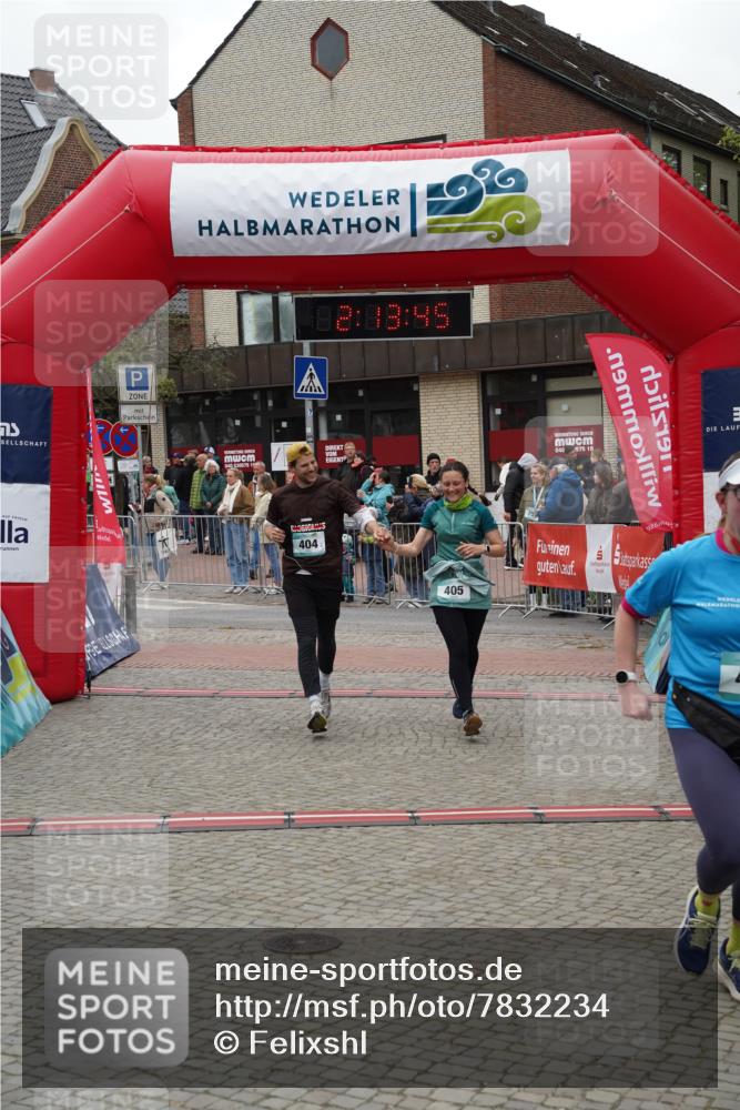 04.05.2025 - 8. Wedeler Halbmarathon Felixshl http://msf.ph/oto/7832234 04.05.2025 12:13:43 Ziel 404, 405, 409 meine-sportfotos.de