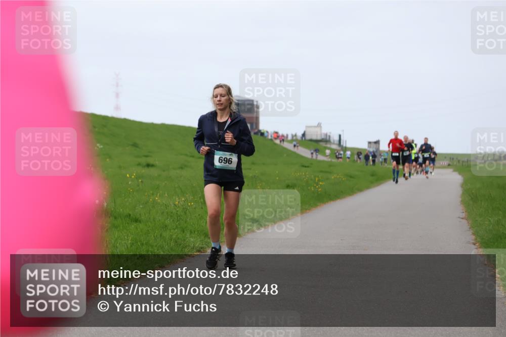 04.05.2025 - 8. Wedeler Halbmarathon Yannick Fuchs http://msf.ph/oto/7832248 04.05.2025 11:20:55 Laufen 696 meine-sportfotos.de