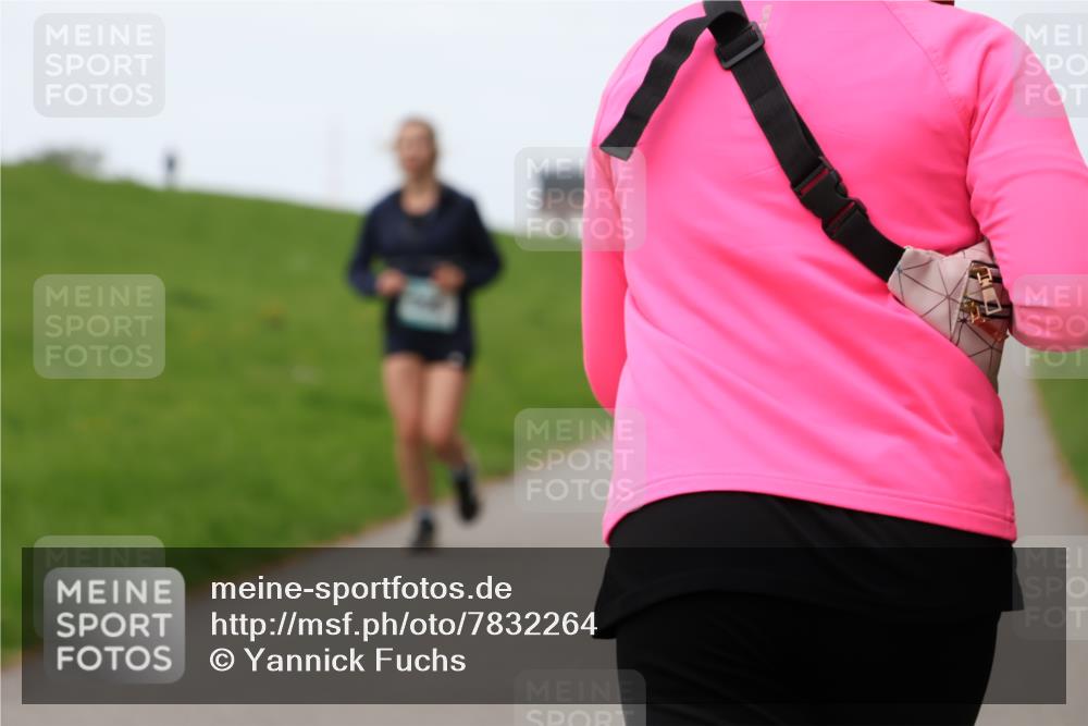 04.05.2025 - 8. Wedeler Halbmarathon Yannick Fuchs http://msf.ph/oto/7832264 04.05.2025 11:20:56 Laufen  meine-sportfotos.de