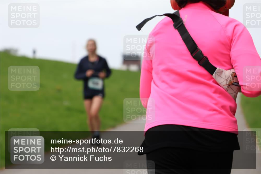 04.05.2025 - 8. Wedeler Halbmarathon Yannick Fuchs http://msf.ph/oto/7832268 04.05.2025 11:20:56 Laufen  meine-sportfotos.de