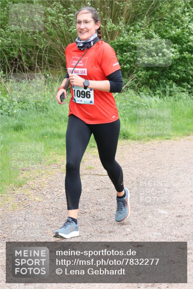 04.05.2025 - 8. Wedeler Halbmarathon Lena Gebhardt http://msf.ph/oto/7832277 04.05.2025 11:19:44 Laufen 50, 1096, 159 meine-sportfotos.de