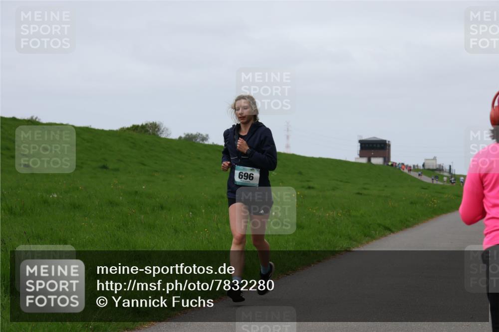 04.05.2025 - 8. Wedeler Halbmarathon Yannick Fuchs http://msf.ph/oto/7832280 04.05.2025 11:20:57 Laufen 696 meine-sportfotos.de