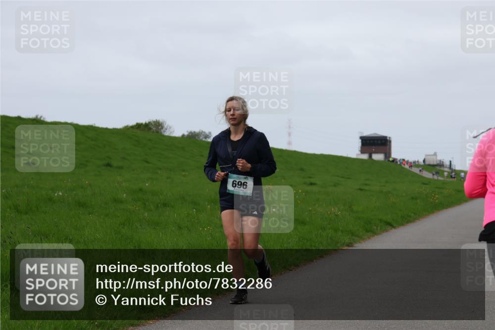 04.05.2025 - 8. Wedeler Halbmarathon Yannick Fuchs http://msf.ph/oto/7832286 04.05.2025 11:20:58 Laufen 696 meine-sportfotos.de