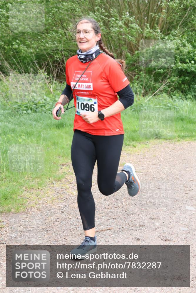 04.05.2025 - 8. Wedeler Halbmarathon Lena Gebhardt http://msf.ph/oto/7832287 04.05.2025 11:19:45 Laufen 50, 50, 856, 1096 meine-sportfotos.de