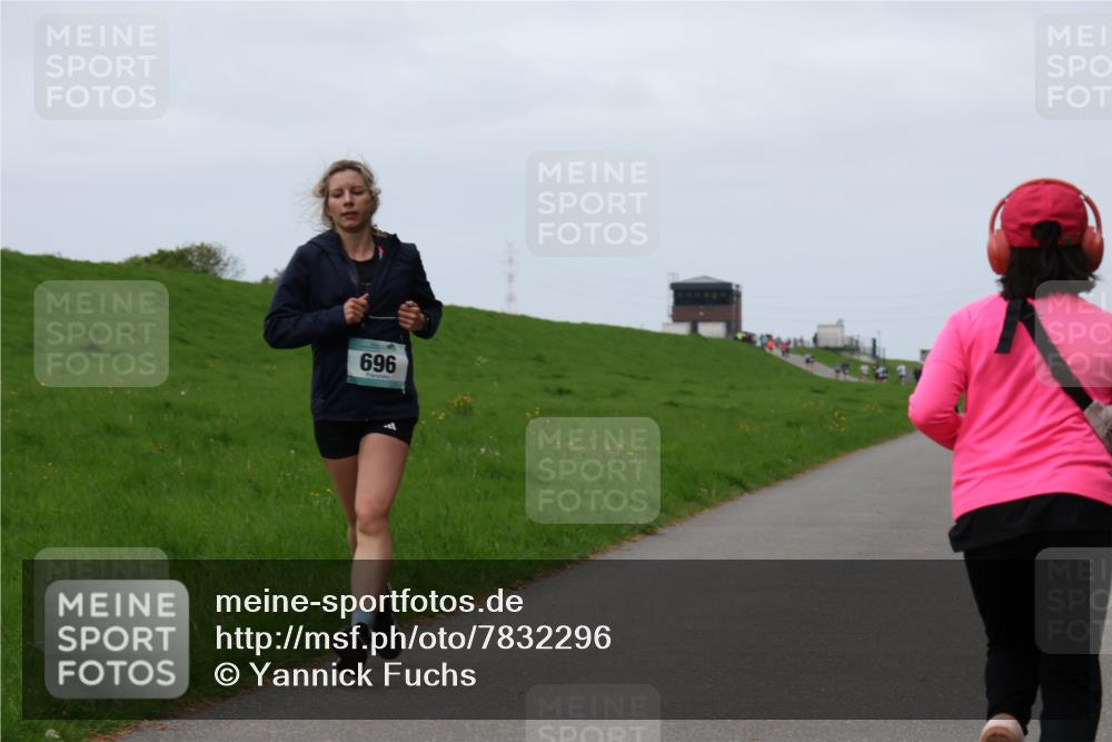 04.05.2025 - 8. Wedeler Halbmarathon Yannick Fuchs http://msf.ph/oto/7832296 04.05.2025 11:20:58 Laufen 696 meine-sportfotos.de