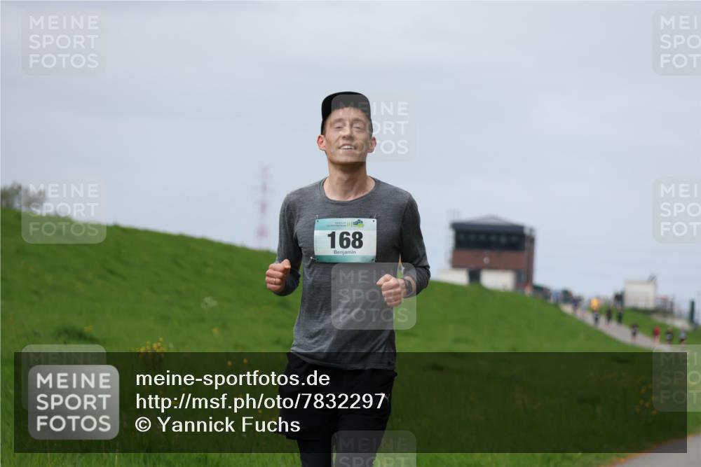 04.05.2025 - 8. Wedeler Halbmarathon Yannick Fuchs http://msf.ph/oto/7832297 04.05.2025 11:41:17 Laufen 156, 168 meine-sportfotos.de