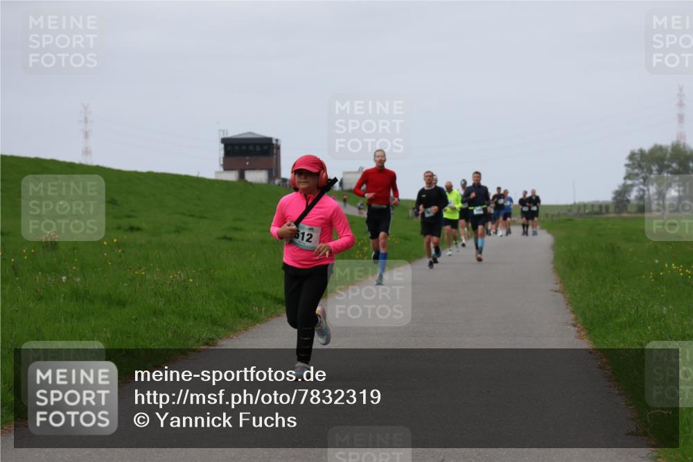 04.05.2025 - 8. Wedeler Halbmarathon Yannick Fuchs http://msf.ph/oto/7832319 04.05.2025 11:21:06 Laufen 12 meine-sportfotos.de