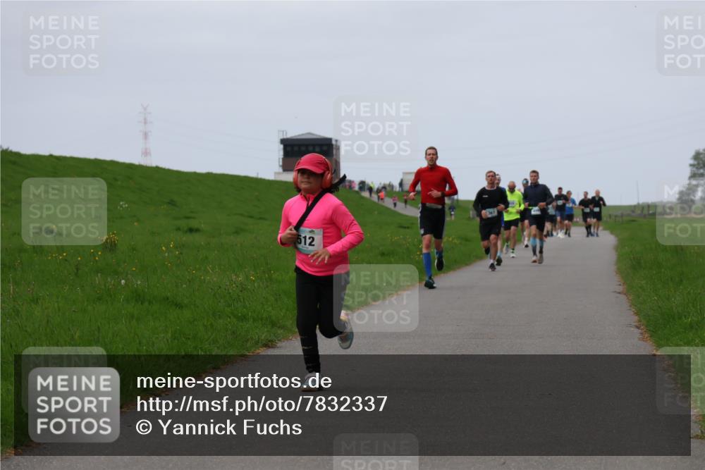 04.05.2025 - 8. Wedeler Halbmarathon Yannick Fuchs http://msf.ph/oto/7832337 04.05.2025 11:21:06 Laufen 512 meine-sportfotos.de