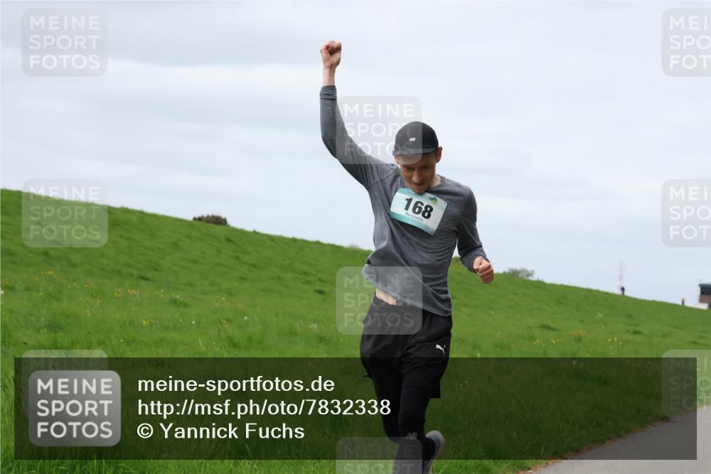 04.05.2025 - 8. Wedeler Halbmarathon Yannick Fuchs http://msf.ph/oto/7832338 04.05.2025 11:41:19 Laufen 168 meine-sportfotos.de