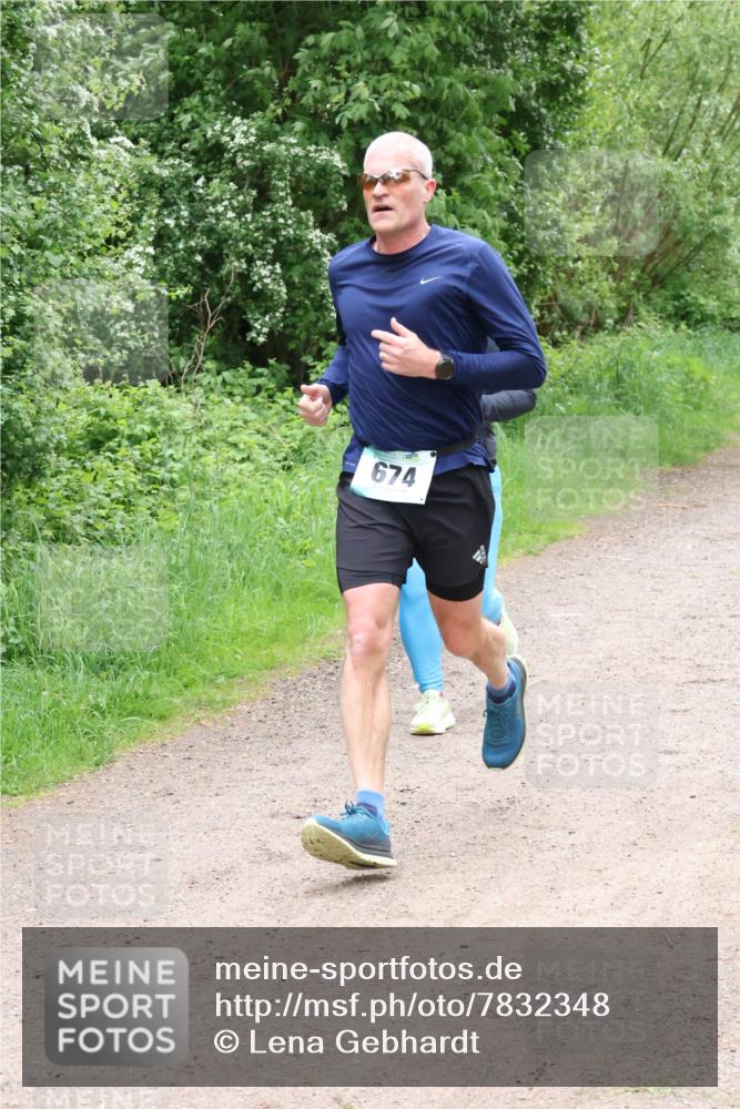04.05.2025 - 8. Wedeler Halbmarathon Lena Gebhardt http://msf.ph/oto/7832348 04.05.2025 11:19:54 Laufen 674 meine-sportfotos.de