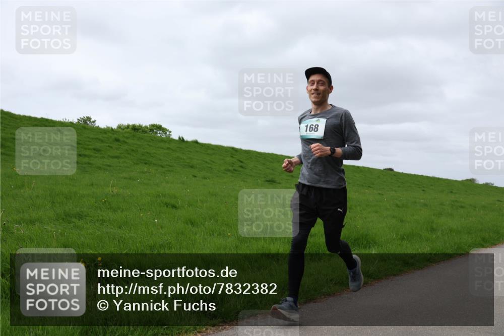 04.05.2025 - 8. Wedeler Halbmarathon Yannick Fuchs http://msf.ph/oto/7832382 04.05.2025 11:41:20 Laufen 168 meine-sportfotos.de
