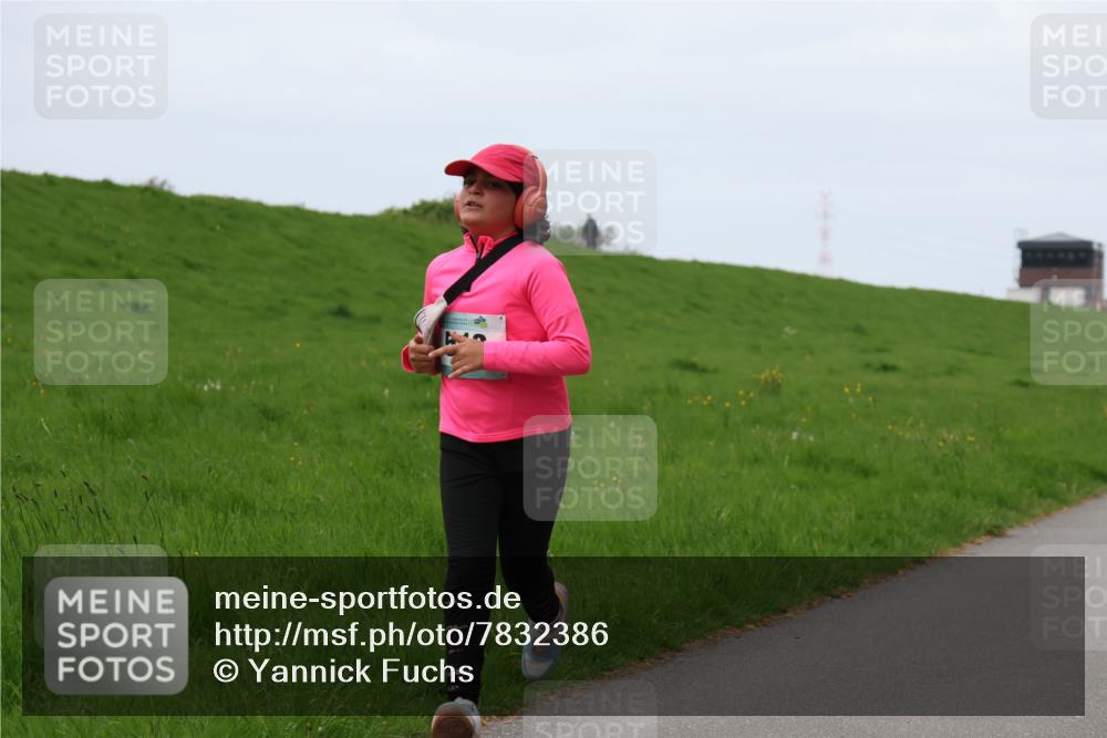 04.05.2025 - 8. Wedeler Halbmarathon Yannick Fuchs http://msf.ph/oto/7832386 04.05.2025 11:21:09 Laufen  meine-sportfotos.de