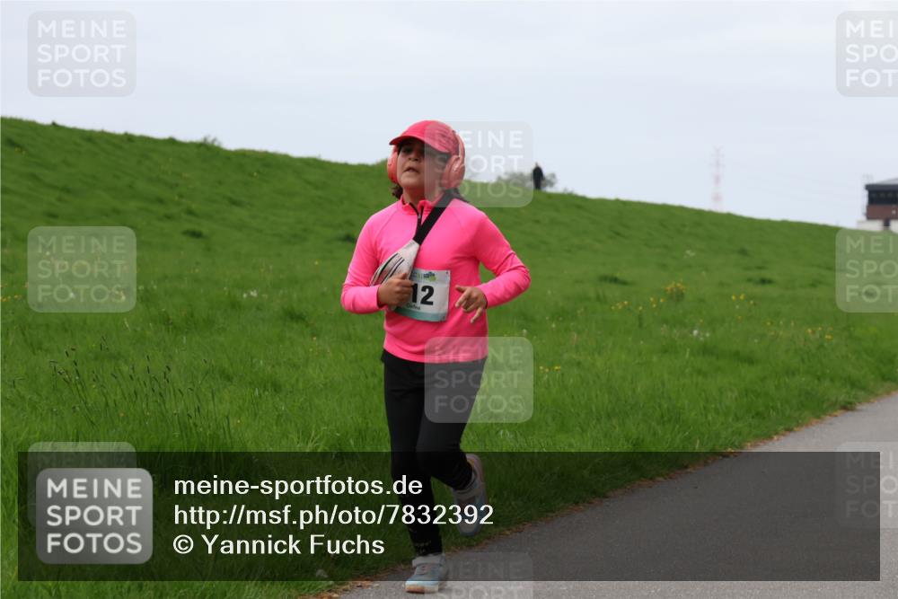 04.05.2025 - 8. Wedeler Halbmarathon Yannick Fuchs http://msf.ph/oto/7832392 04.05.2025 11:21:09 Laufen 12 meine-sportfotos.de