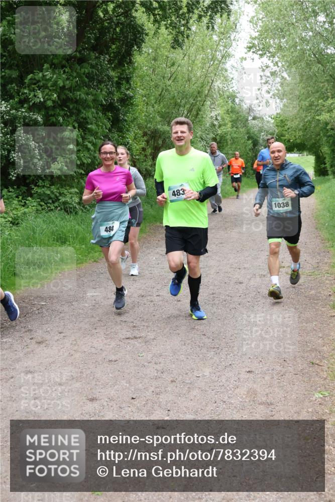04.05.2025 - 8. Wedeler Halbmarathon Lena Gebhardt http://msf.ph/oto/7832394 04.05.2025 11:19:58 Laufen 484, 483, 1038 meine-sportfotos.de