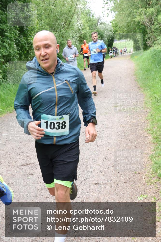 04.05.2025 - 8. Wedeler Halbmarathon Lena Gebhardt http://msf.ph/oto/7832409 04.05.2025 11:19:59 Laufen 1038, 704, 303 meine-sportfotos.de