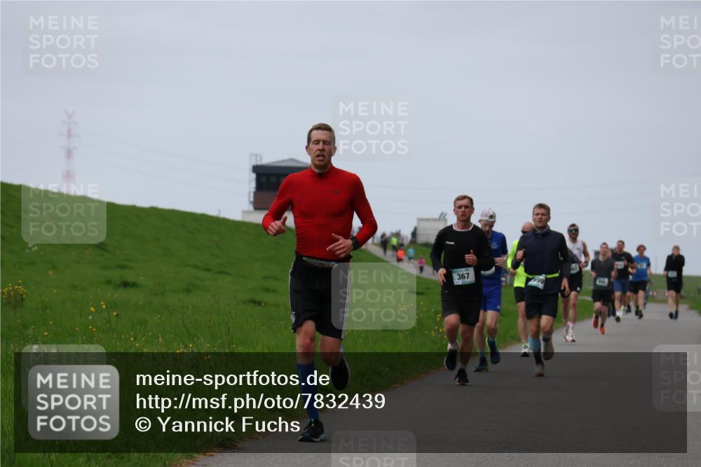 04.05.2025 - 8. Wedeler Halbmarathon Yannick Fuchs http://msf.ph/oto/7832439 04.05.2025 11:21:11 Laufen 367, 99 meine-sportfotos.de
