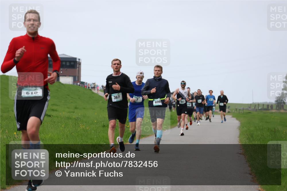 04.05.2025 - 8. Wedeler Halbmarathon Yannick Fuchs http://msf.ph/oto/7832456 04.05.2025 11:21:12 Laufen 610, 367, 699, 863 meine-sportfotos.de