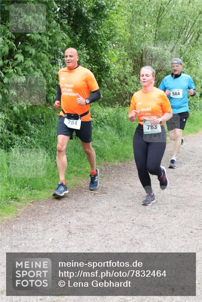 04.05.2025 - 8. Wedeler Halbmarathon Lena Gebhardt http://msf.ph/oto/7832464 04.05.2025 11:20:03 Laufen 784, 783, 564 meine-sportfotos.de