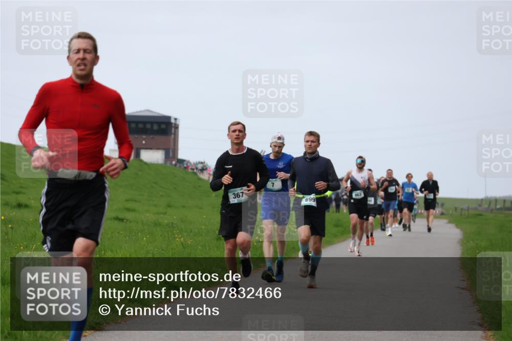 04.05.2025 - 8. Wedeler Halbmarathon Yannick Fuchs http://msf.ph/oto/7832466 04.05.2025 11:21:13 Laufen 367, 7, 699 meine-sportfotos.de
