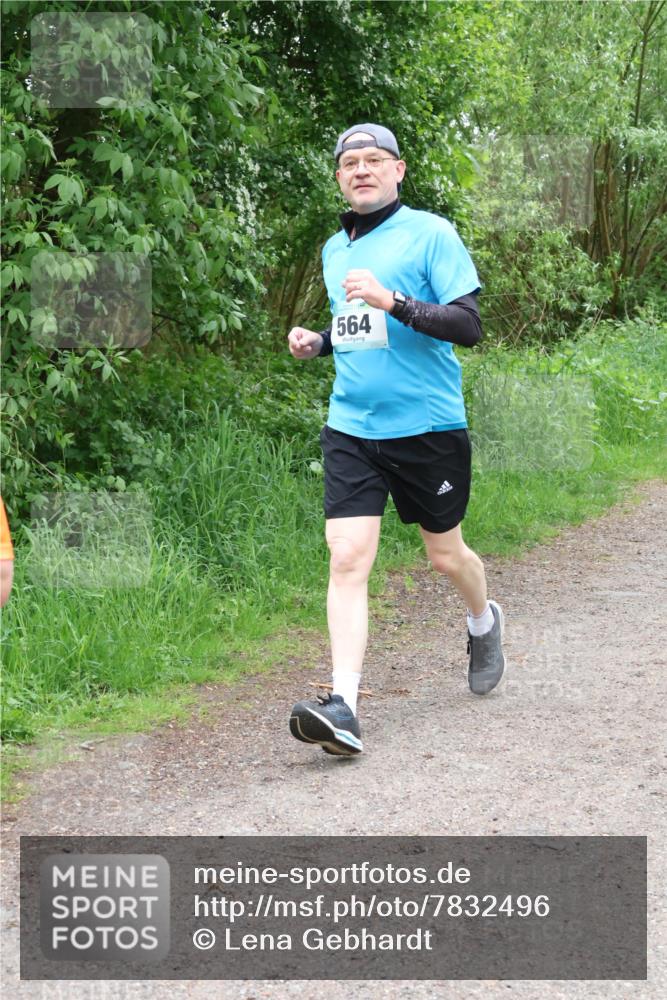 04.05.2025 - 8. Wedeler Halbmarathon Lena Gebhardt http://msf.ph/oto/7832496 04.05.2025 11:20:04 Laufen 564 meine-sportfotos.de